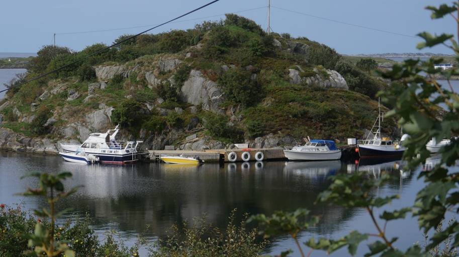 Et bilde som inneholder himmel, utend�rs, vann, b�t

Beskrivelse som er generert med sv�rt h�y visshet