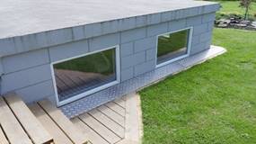 Et bilde som inneholder gress, utend�rs, bygning, gjerde

Beskrivelse som er generert med sv�rt h�y visshet