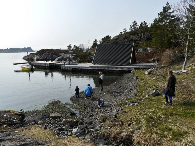 Et bilde som inneholder utendørs, himmel, vann, gress
Beskrivelse som er generert med svært høy visshet